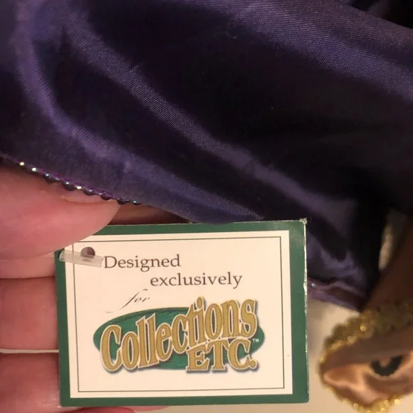 Gorgeous Porcelain Doll (Collectors Item) - Picture 6 of 9